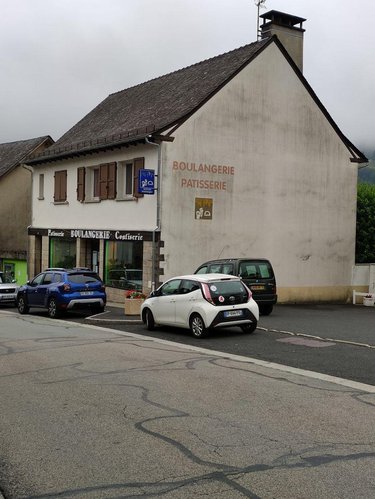 Immeuble a vendre Thiézac 15800 Cantal 180 m2  117000 euros