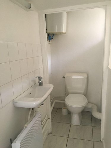 Location fonds et murs commerciaux Buzançais 36500 Indre 21 m2  308 euros