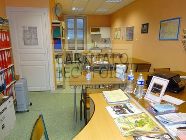 Immeuble a vendre Cloyes-les-Trois-Rivières 28220 Eure-et-Loir 468 m2  291500 euros