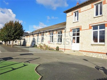 Immeuble a vendre Cloyes-les-Trois-Rivières 28220 Eure-et-Loir 468 m2  291500 euros