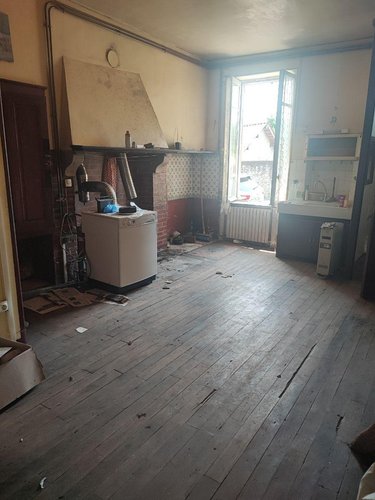 Immeuble a vendre La Jonchère-Saint-Maurice 87340 Haute-Vienne 215 m2  18000 euros