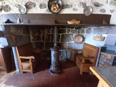 Maison a vendre Saint-Jacques-des-Blats 15800 Cantal 62 m2 3 pièces 95750 euros