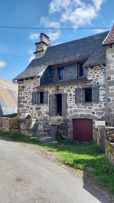 Maison a vendre Saint-Jacques-des-Blats 15800 Cantal 62 m2 3 pièces 95750 euros