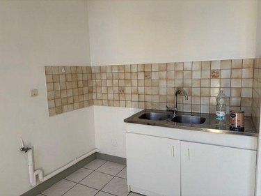 Location appartement Saint-Amand-Montrond 18200 Cher 37 m2 2 pièces 400 euros