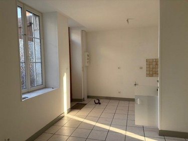 Location appartement Saint-Amand-Montrond 18200 Cher 37 m2 2 pièces 400 euros