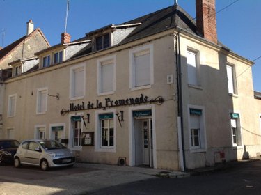 Fonds et murs commerciaux a vendre Saint-Gaultier 36800 Indre  164300 euros