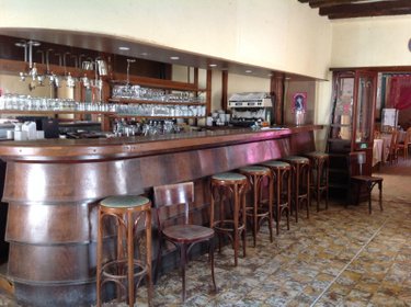 Fonds et murs commerciaux a vendre Saint-Gaultier 36800 Indre  116600 euros