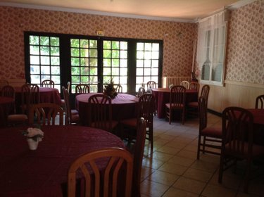 Fonds et murs commerciaux a vendre Saint-Gaultier 36800 Indre  116600 euros