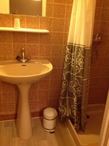 Fonds et murs commerciaux a vendre Saint-Gaultier 36800 Indre  116600 euros