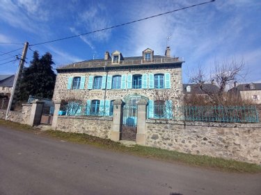Maison a vendre Chavagnac 15300 Cantal 196 m2 10 pièces 154000 euros
