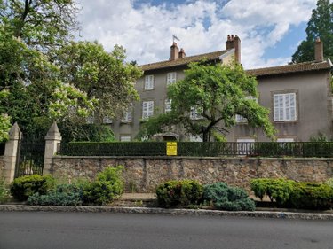 Maison a vendre Bourganeuf 23400 Creuse 247 m2 7 pièces 90000 euros