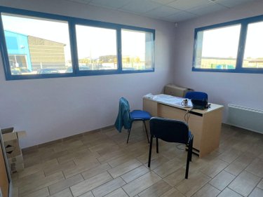 Fonds et murs commerciaux a vendre Le Molay-Littry 14330 Calvados 554 m2  519400 euros