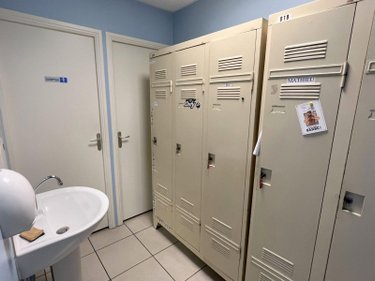 Fonds et murs commerciaux a vendre Le Molay-Littry 14330 Calvados 554 m2  519400 euros