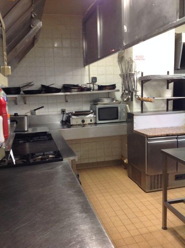 Fonds et murs commerciaux a vendre Bélâbre 36370 Indre  95400 euros