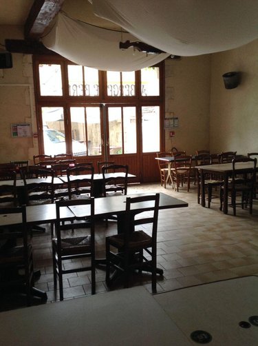 Fonds et murs commerciaux a vendre Bélâbre 36370 Indre  95400 euros