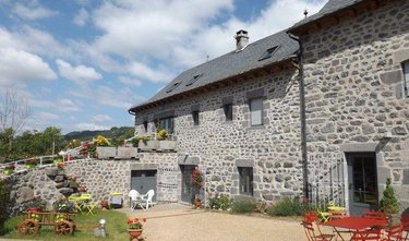 Maison a vendre Neussargues en Pinatelle 15170 Cantal 400 m2 20 pièces 999000 euros