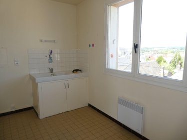 Location appartement Nogent-le-Rotrou 28400 Eure-et-Loir 72 m2 4 pièces 588 euros