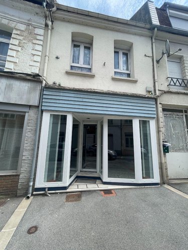 Location fonds et murs commerciaux Saint-Pol-sur-Ternoise 62130 Pas-de-Calais 29 m2  330 euros