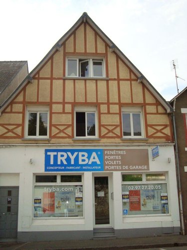 Immeuble a vendre Pontivy 56300 Morbihan 151 m2  332000 euros