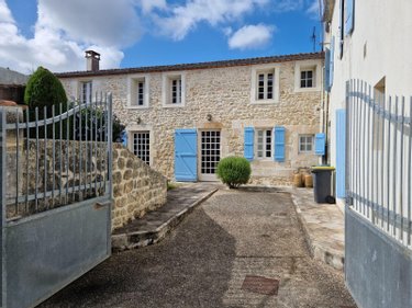 Maison a vendre L'Éguille 17600 Charente-Maritime 264 m2 12 pièces 450320 euros