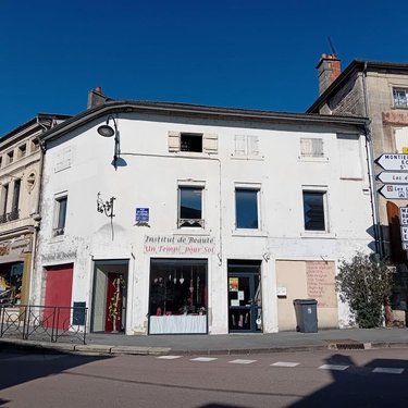 Fonds et murs commerciaux a vendre Wassy 52130 Haute-Marne  126960 euros