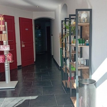 Fonds et murs commerciaux a vendre Wassy 52130 Haute-Marne  126960 euros