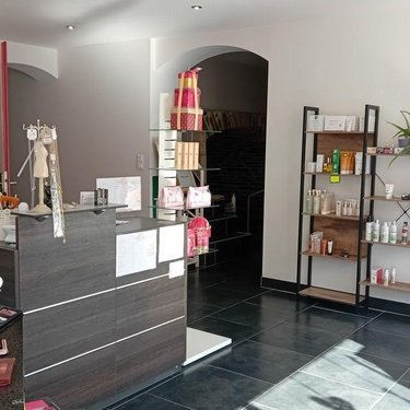 Fonds et murs commerciaux a vendre Wassy 52130 Haute-Marne  126960 euros