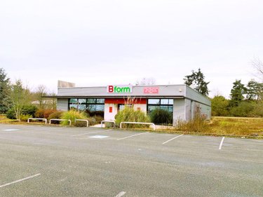 Fonds et murs commerciaux a vendre Châteaudun 28200 Eure-et-Loir 607 m2  275000 euros