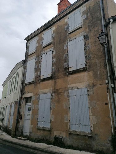 Maison a vendre Marans 17230 Charente-Maritime 188 m2  136500 euros