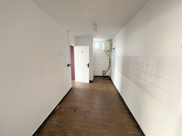Location fonds et murs commerciaux Évreux 27000 Eure 65 m2  920 euros