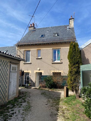 Immeuble a vendre Mauriac 15200 Cantal  190800 euros