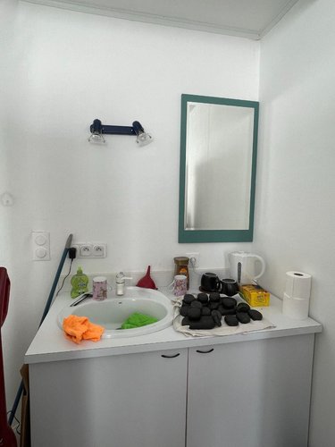 Location fonds et murs commerciaux Scaër 29390 Finistère 12 m2  280 euros