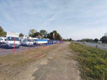 Fonds et murs commerciaux a vendre Bréal-sous-Montfort 35310 Ille-et-Vilaine 1000 m2  727300 euros