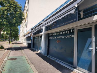 Fonds et murs commerciaux a vendre Troyes 10000 Aube 110 m2  147000 euros