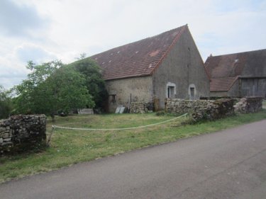 Bien agricole a vendre Saint-Pierre-de-Varennes 71670 Saône-et-Loire  42400 euros