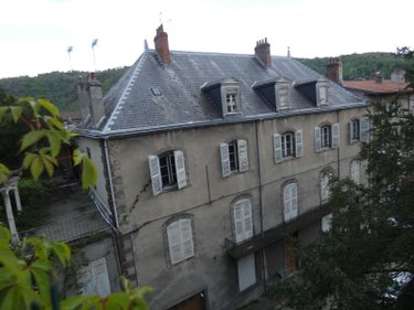 Appartement a vendre Thiers 63300 Puy-de-Dôme 197 m2 6 pièces 79900 euros