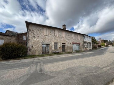 Immeuble a vendre Sousceyrac-en-Quercy 46190 Lot 220 m2  74200 euros