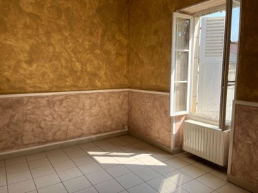 Immeuble a vendre Saint-Gaultier 36800 Indre 165 m2  107200 euros