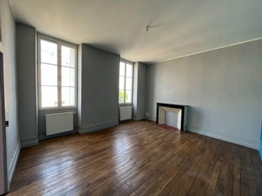 Immeuble a vendre Saint-Gaultier 36800 Indre 165 m2  107200 euros