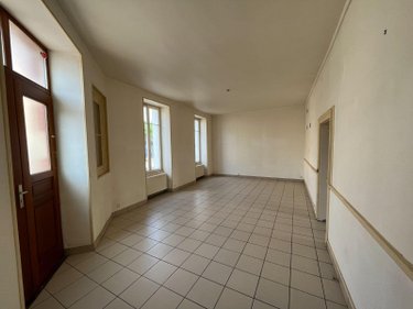 Immeuble a vendre Saint-Gaultier 36800 Indre 165 m2  107200 euros