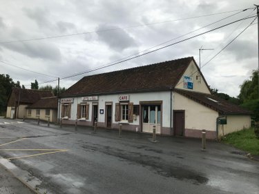Fonds et murs commerciaux a vendre Terrehault 72110 Sarthe 176 m2  126600 euros