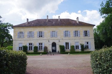 propriete a vendre Sorges-et-Ligueux-en-Périgord 24420 Dordogne 900 m2 14 pièces 1144000 euros