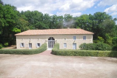 propriete a vendre Sorges-et-Ligueux-en-Périgord 24420 Dordogne 900 m2 14 pièces 1144000 euros