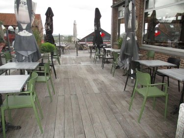 Fonds et murs commerciaux a vendre Saint-Jans-Cappel 59270 Nord 1471 m2  364000 euros