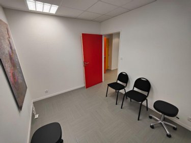 Location fonds et murs commerciaux Bruz 35170 Ille-et-Vilaine 45 m2  715 euros