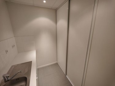 Location fonds et murs commerciaux Bruz 35170 Ille-et-Vilaine 45 m2  715 euros