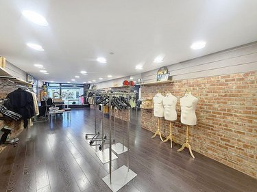 Fonds et murs commerciaux a vendre Hazebrouck 59190 Nord  136500 euros