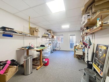 Fonds et murs commerciaux a vendre Hazebrouck 59190 Nord  136500 euros