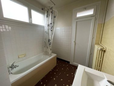 Immeuble a vendre Ussel 19200 Corrèze 360 m2  322400 euros