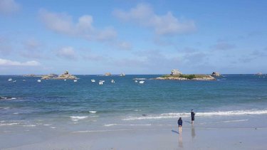 Terrain a batir a vendre Santec 29250 Finistère 1793 m2  251200 euros